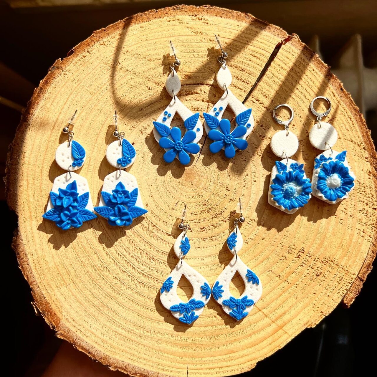 White-blue details - Obrázek 3