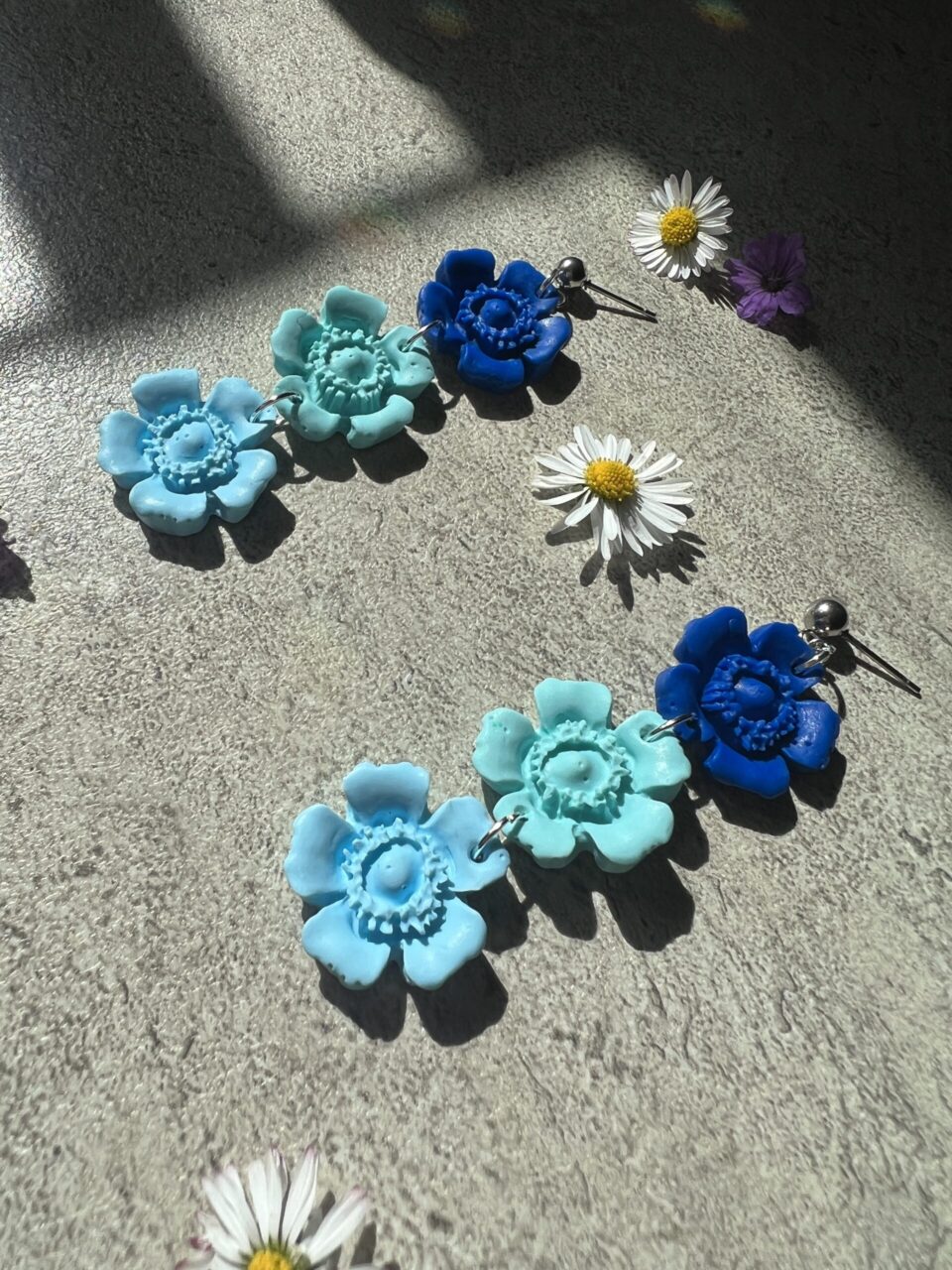 Flowers in blue trio - Obrázek 3