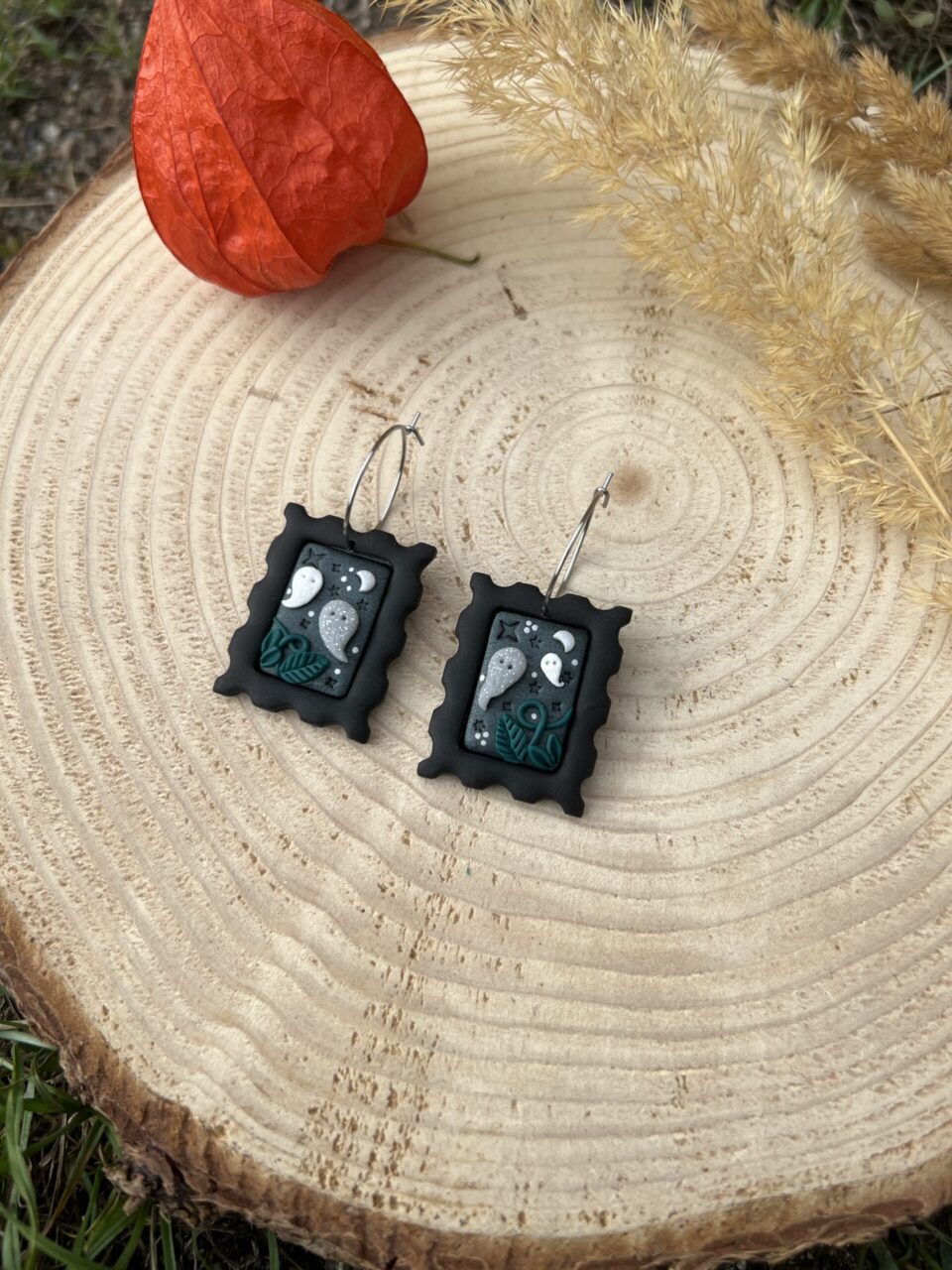 Post with spooky ghosts - Obrázek 2