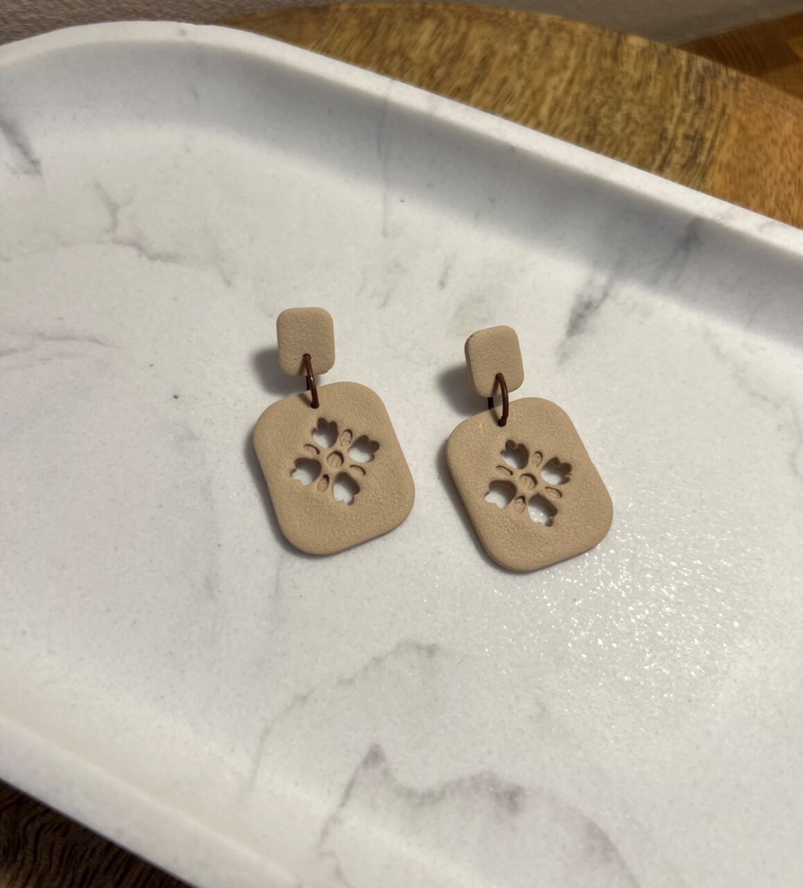 Ornament in beige - Obrázek 3