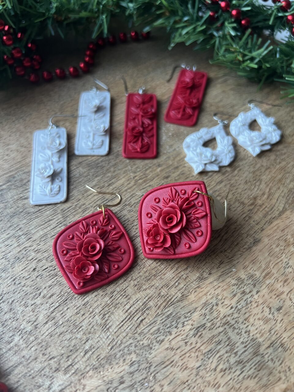 Monochromatic Vánoční červená oválek